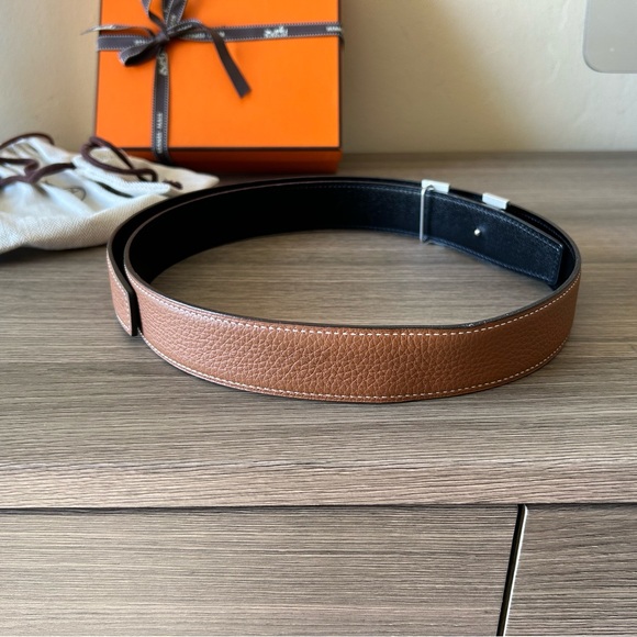 Hermes 32mm Gold and Black Reversible Leather Belt Silver H Buckle, Size 90 - Picture 13 of 17